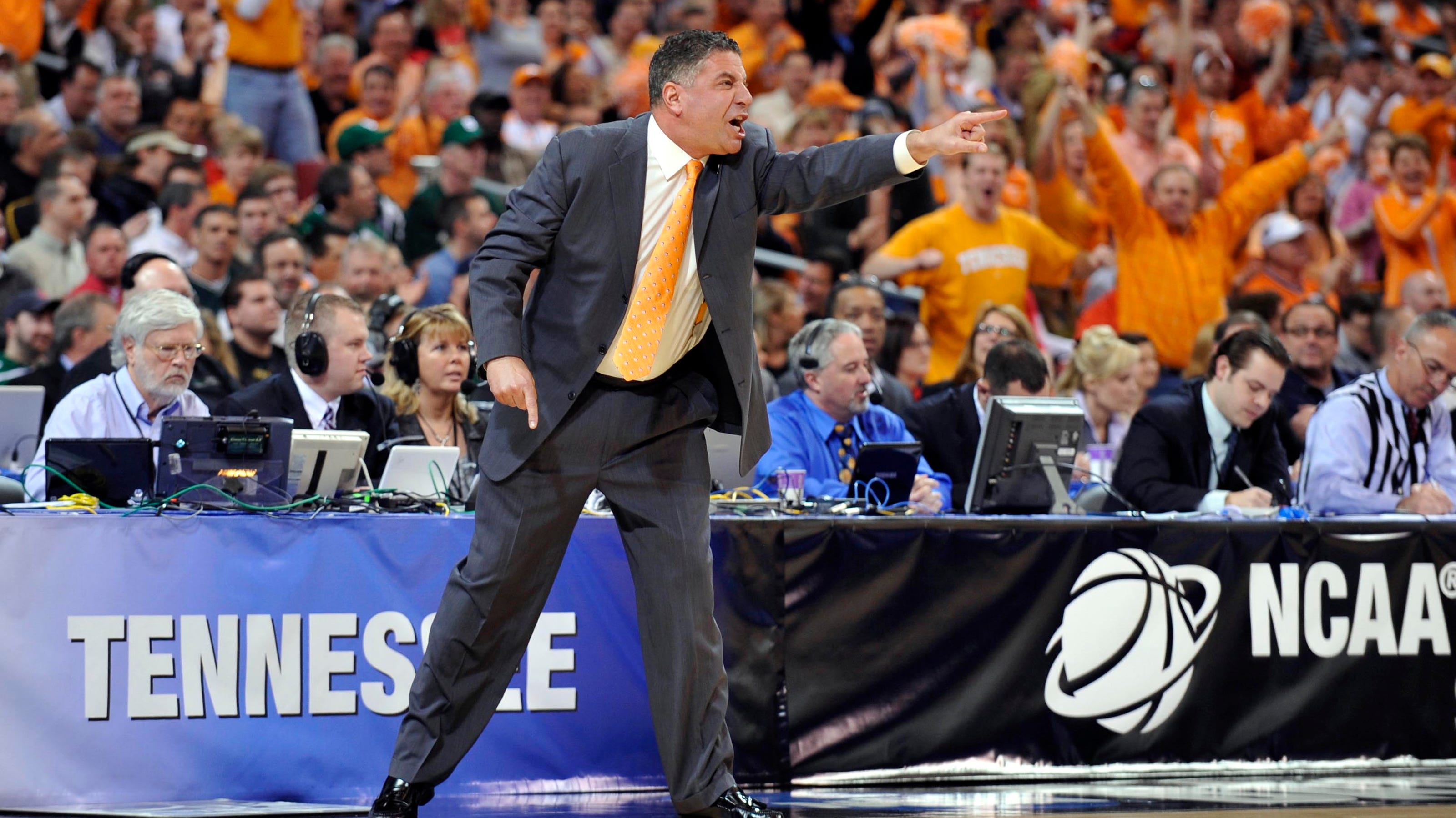 Tennessee Basketball: A Century of SEC Championships & NCAA Runs